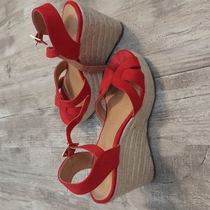 American Eagle Red Wedges size 5